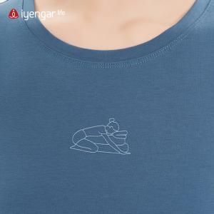 C1219瑜伽英雄前屈女装T恤 短袖 细腻亲肤棉质面料 背部全译：体式的学习不在于掌握姿势，而是利用姿势来理解和转变自己。